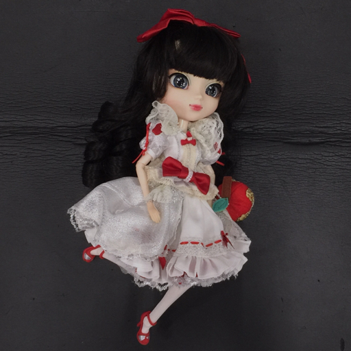 プーリップ Snow White Pullip スノー ホワイト 完成品 ドール 人形